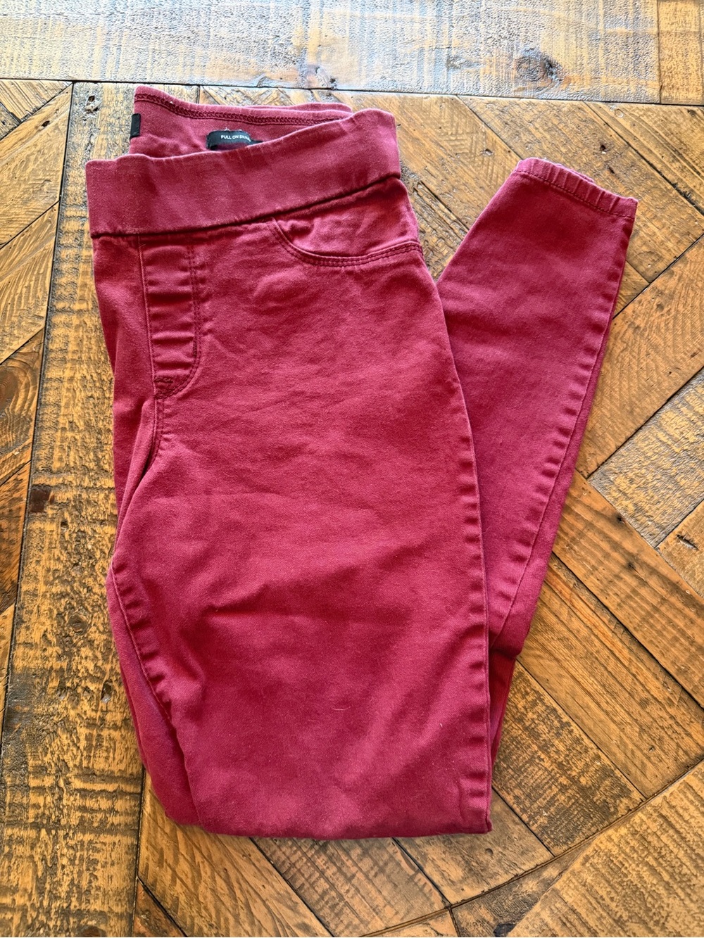 Burgundy High-Waist Jeggings